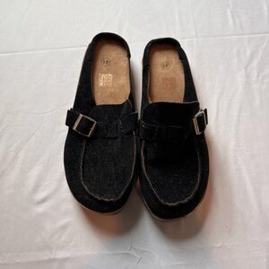 BNWOT Black clogs size 41